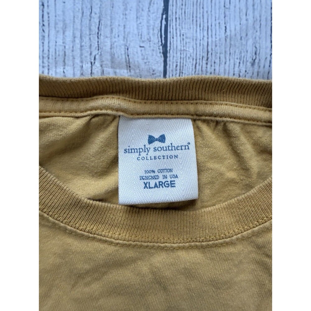 Simply Southern Mountain Happy Graphic T Shirt Men’s Size XL Extra Large Yellow - Picture 4 of 5